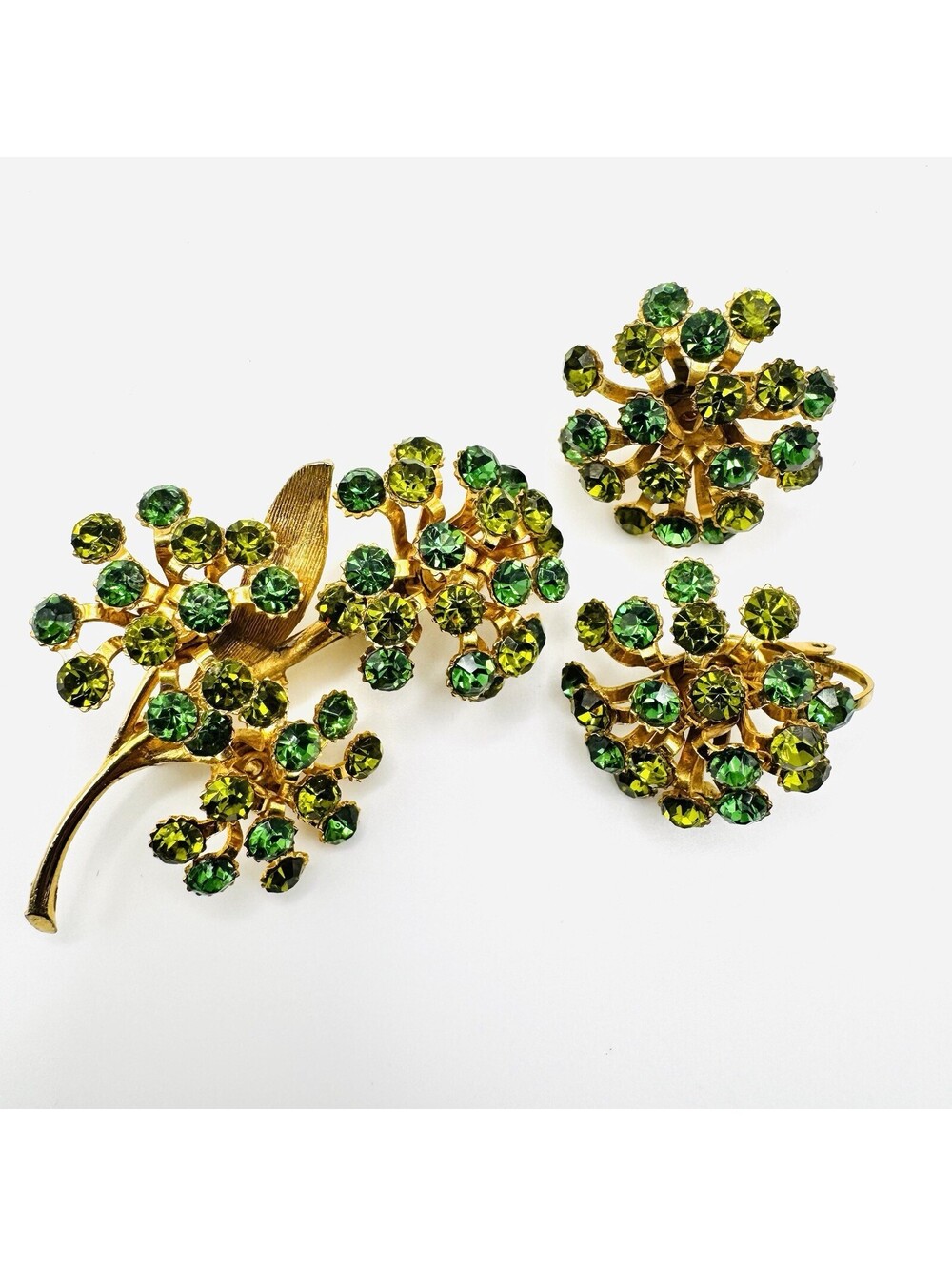 Vintage Green Rhinestone Cluster Floral Brooch & Clip Earrings Set Gold Tone